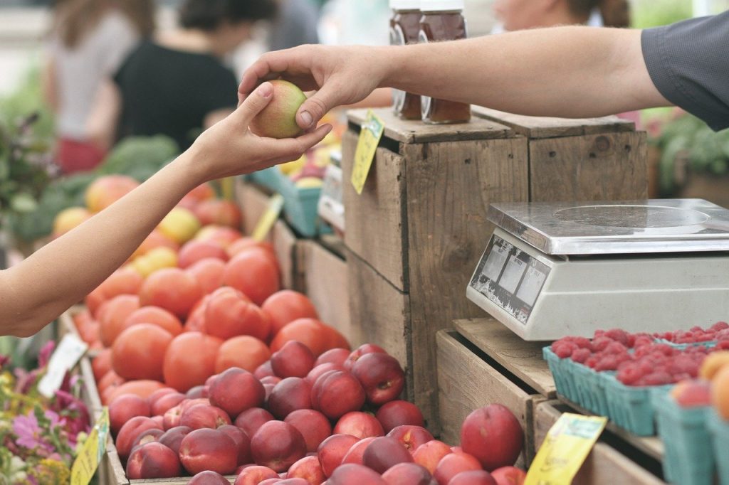 Buy-local-produce-to-shop-better-food-and-cut-food-waste