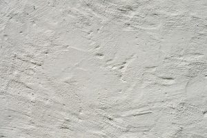 eco-friendly-clay-plaster-walls-for-green-living-room