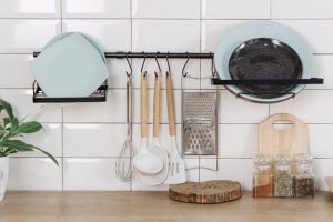 use-eco-friendly-storage-and-kitchen-utensils-for-microplastic-pollution-reduction